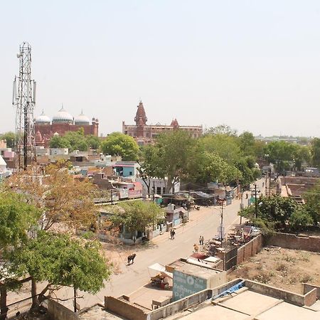 Krishnam Guest House Mathura Exteriör bild