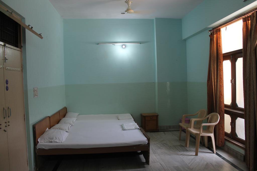 Krishnam Guest House Mathura Exteriör bild